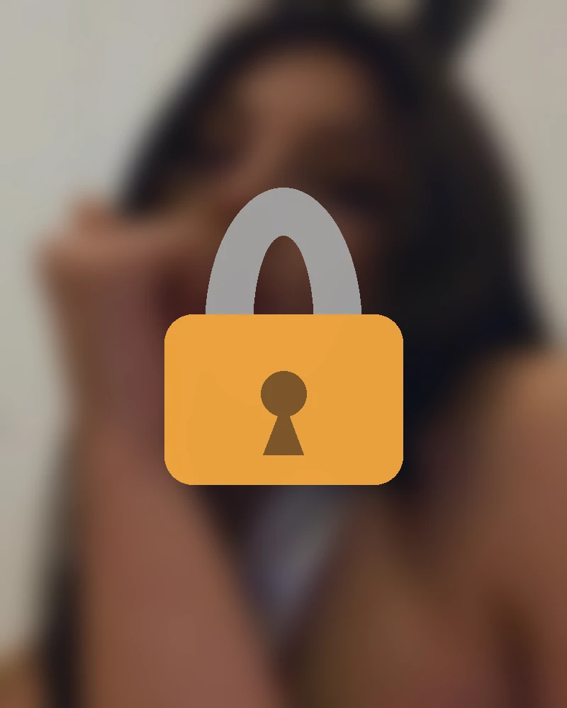 Lindecise77700 Mym Leak, créatrice MYM